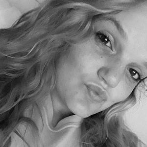 Meet your Posher, Kenzie